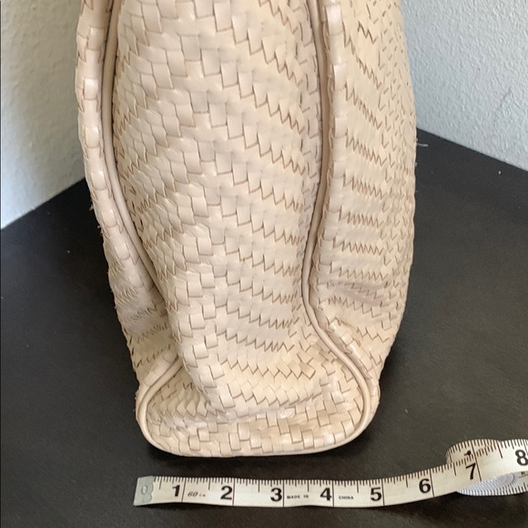 Le Tanneur Beige Woven Leather Tote - Picture 4 of 13